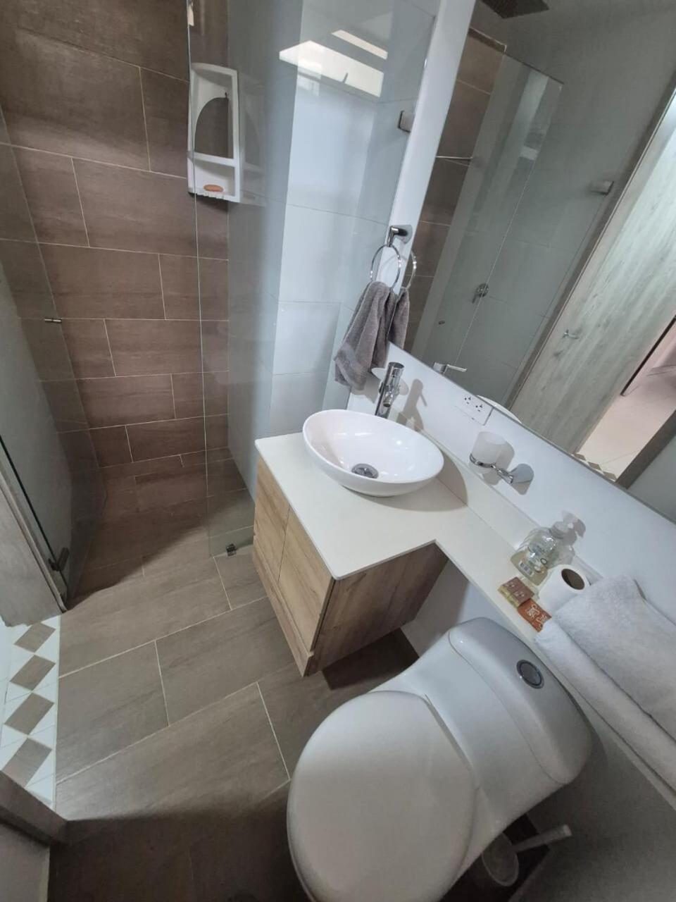 Luareles-san Joaquin-balcon Apartment Medellin